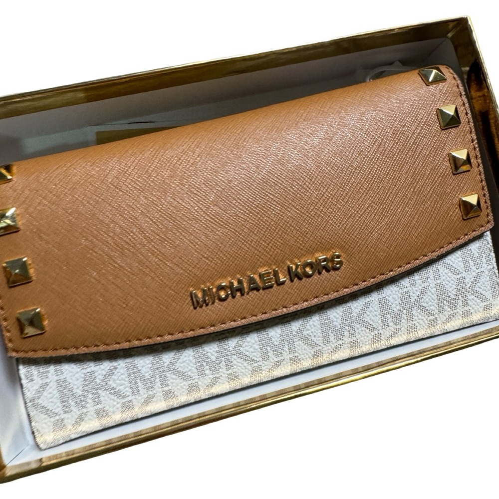 Michael Kors Karla Large Trifold Wallet Vanilla Acorn Studded NWT Box